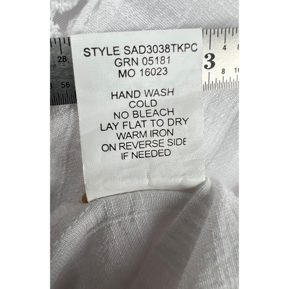 Figueroa & Flower Crochet Trim Blouse Top Size Petite/Medium White Lightweight - Picture 4 of 5